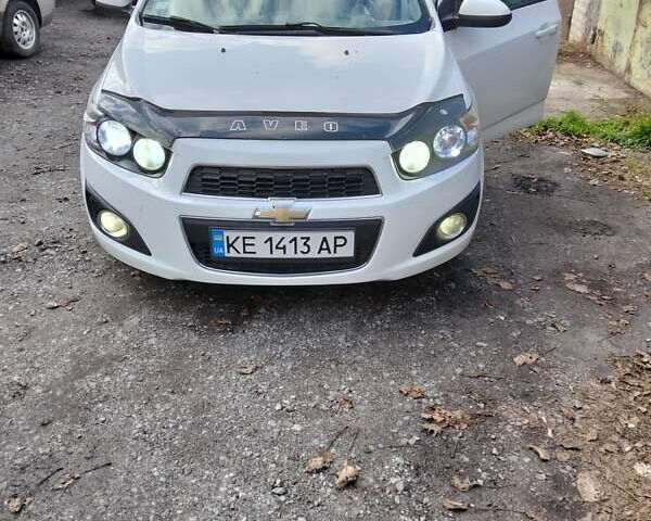 Белый Шевроле Авео, объемом двигателя 1.25 л и пробегом 215 тыс. км за 7000 $, фото 13 на Automoto.ua