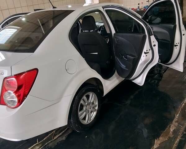 Белый Шевроле Авео, объемом двигателя 1.25 л и пробегом 215 тыс. км за 7000 $, фото 8 на Automoto.ua
