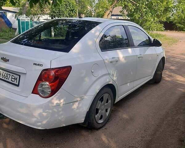 Белый Шевроле Авео, объемом двигателя 1.23 л и пробегом 193 тыс. км за 5500 $, фото 10 на Automoto.ua