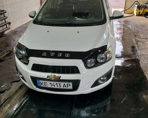 Белый Шевроле Авео, объемом двигателя 1.25 л и пробегом 215 тыс. км за 7000 $, фото 5 на Automoto.ua