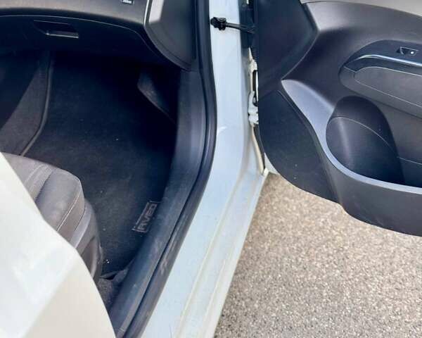 Белый Шевроле Авео, объемом двигателя 1.4 л и пробегом 160 тыс. км за 5000 $, фото 17 на Automoto.ua