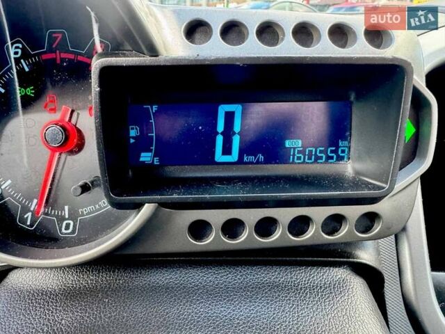 Белый Шевроле Авео, объемом двигателя 1.4 л и пробегом 160 тыс. км за 5000 $, фото 12 на Automoto.ua