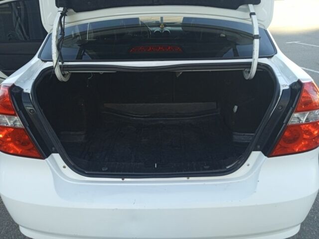 Білий Шевроле Авео, об'ємом двигуна 1.5 л та пробігом 46 тис. км за 3800 $, фото 7 на Automoto.ua