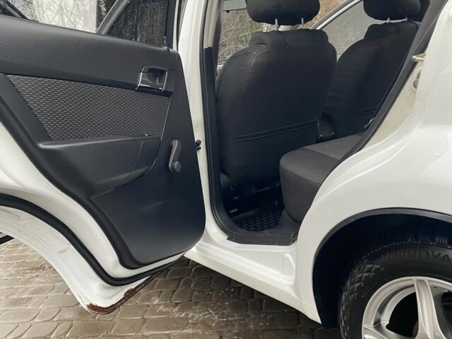 Белый Шевроле Авео, объемом двигателя 1.4 л и пробегом 149 тыс. км за 5250 $, фото 9 на Automoto.ua