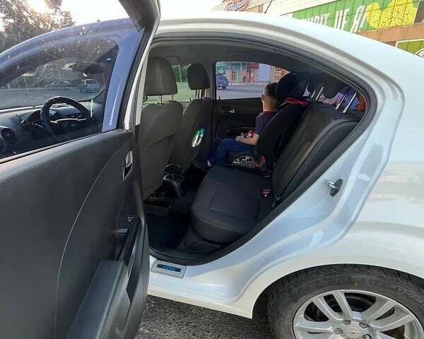 Белый Шевроле Авео, объемом двигателя 1.6 л и пробегом 115 тыс. км за 7100 $, фото 32 на Automoto.ua