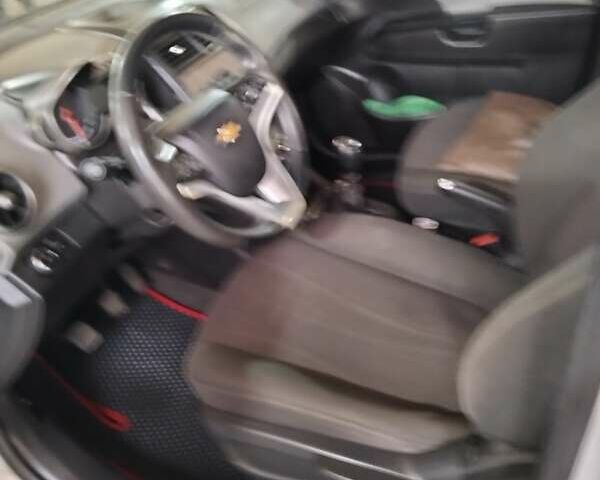 Белый Шевроле Авео, объемом двигателя 1.25 л и пробегом 215 тыс. км за 7000 $, фото 7 на Automoto.ua