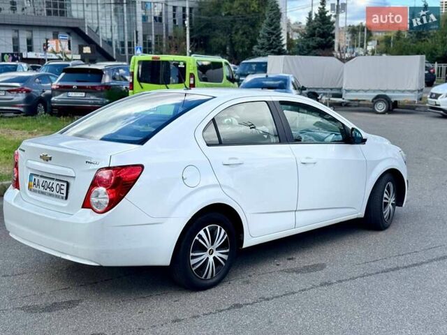 Белый Шевроле Авео, объемом двигателя 1.4 л и пробегом 160 тыс. км за 5000 $, фото 8 на Automoto.ua
