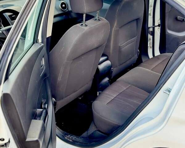 Белый Шевроле Авео, объемом двигателя 1.4 л и пробегом 160 тыс. км за 5000 $, фото 21 на Automoto.ua