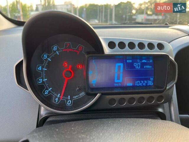 Белый Шевроле Авео, объемом двигателя 1.6 л и пробегом 115 тыс. км за 7100 $, фото 18 на Automoto.ua