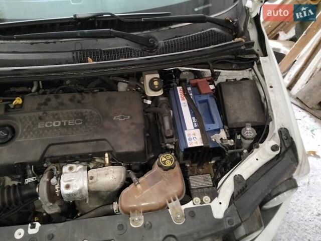 Белый Шевроле Авео, объемом двигателя 1.25 л и пробегом 215 тыс. км за 7000 $, фото 11 на Automoto.ua