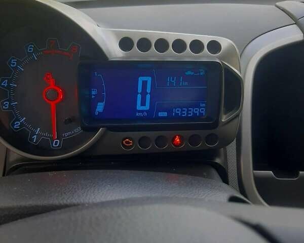 Белый Шевроле Авео, объемом двигателя 1.23 л и пробегом 193 тыс. км за 5500 $, фото 6 на Automoto.ua