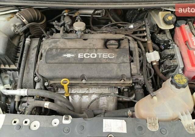 Белый Шевроле Авео, объемом двигателя 1.6 л и пробегом 192 тыс. км за 6000 $, фото 11 на Automoto.ua