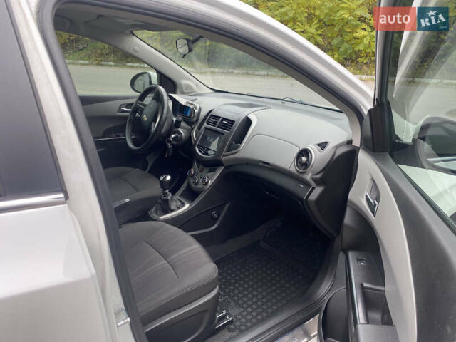 Шевроле Авео 2014 в Днепре (Днепропетровске) на Automoto.ua Белый Шевроле Авео, объемом двигателя 1.4 л и пробегом 125 тыс. км за 6500 $, фото 6 на Automoto.ua