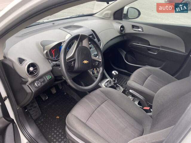 Шевроле Авео 2014 в Днепре (Днепропетровске) на Automoto.ua Белый Шевроле Авео, объемом двигателя 1.4 л и пробегом 125 тыс. км за 6500 $, фото 8 на Automoto.ua
