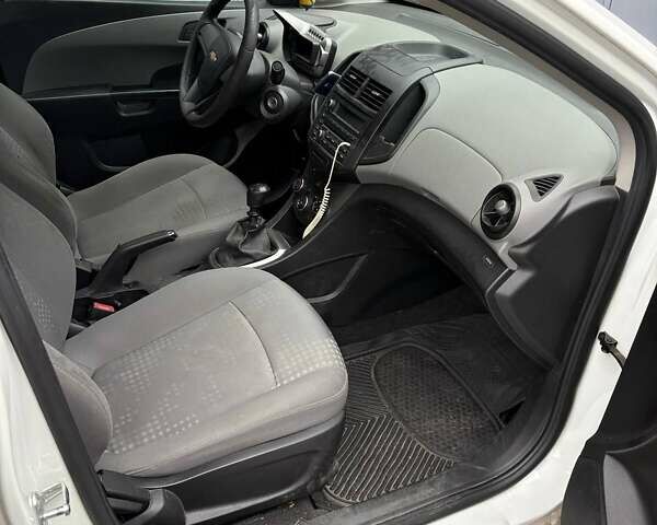 Білий Шевроле Авео, об'ємом двигуна 1.4 л та пробігом 122 тис. км за 5500 $, фото 8 на Automoto.ua