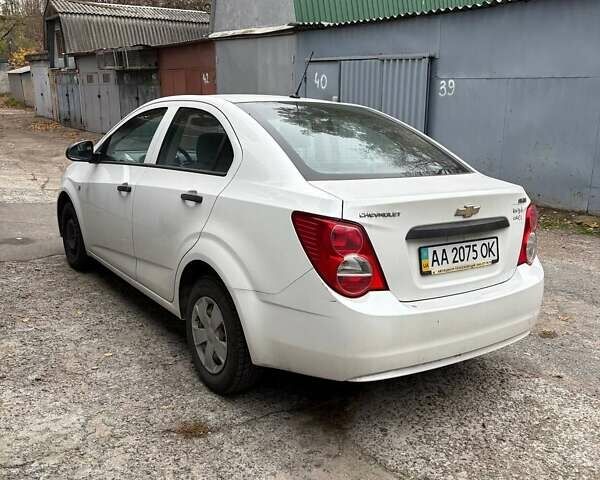 Білий Шевроле Авео, об'ємом двигуна 1.4 л та пробігом 122 тис. км за 5500 $, фото 9 на Automoto.ua