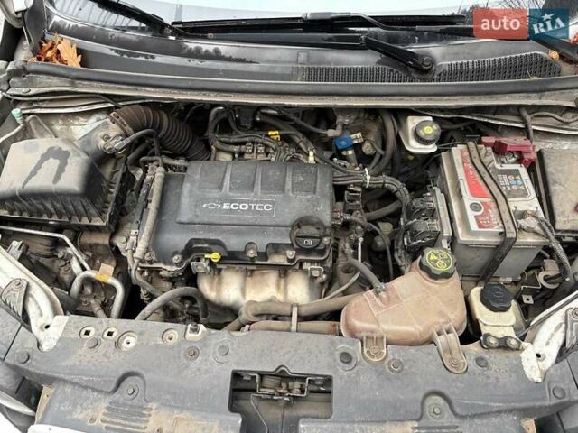 Білий Шевроле Авео, об'ємом двигуна 1.4 л та пробігом 122 тис. км за 5500 $, фото 7 на Automoto.ua