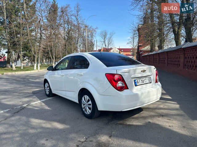 Белый Шевроле Авео, объемом двигателя 1.4 л и пробегом 180 тыс. км за 5500 $, фото 13 на Automoto.ua