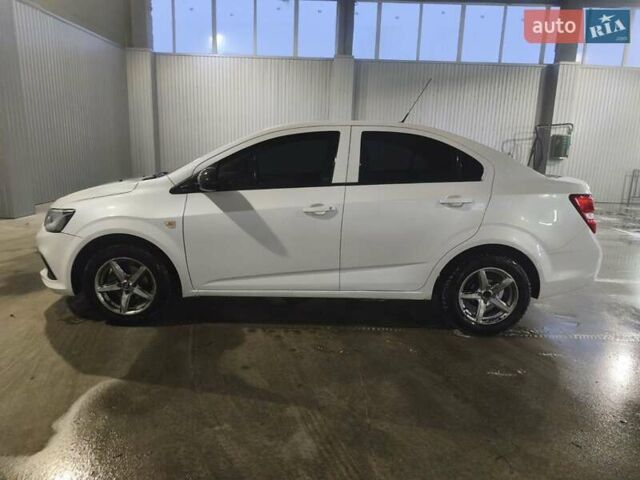 Белый Шевроле Авео, объемом двигателя 1.4 л и пробегом 125 тыс. км за 5750 $, фото 8 на Automoto.ua