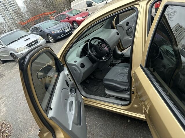 Бежевий Шевроле Авео, об'ємом двигуна 1.5 л та пробігом 169 тис. км за 2500 $, фото 4 на Automoto.ua