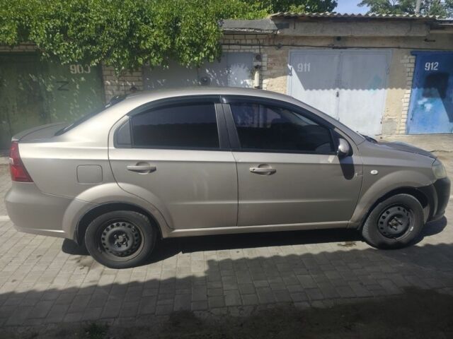 Бежевий Шевроле Авео, об'ємом двигуна 1.6 л та пробігом 380 тис. км за 2500 $, фото 2 на Automoto.ua