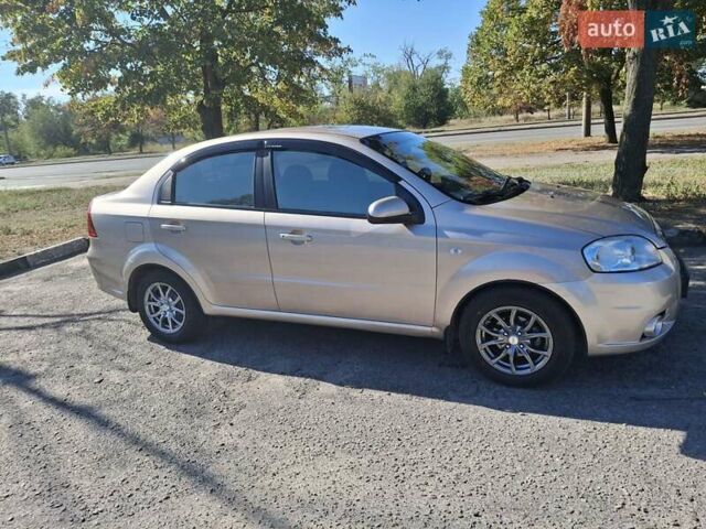 Бежевый Шевроле Авео, объемом двигателя 1.6 л и пробегом 50 тыс. км за 4500 $, фото 4 на Automoto.ua