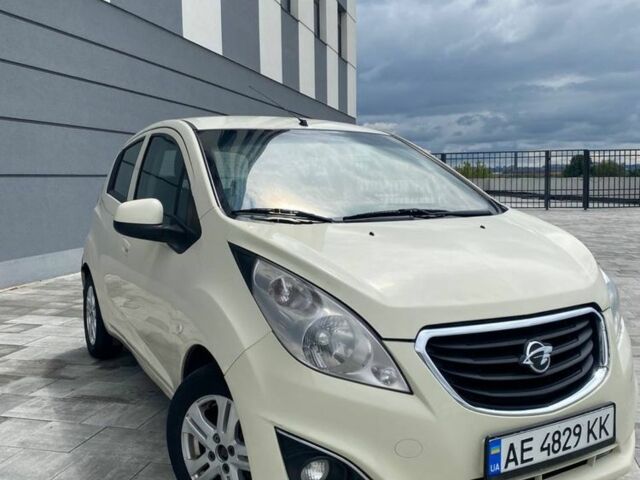 Бежевый Шевроле Авео, объемом двигателя 1.2 л и пробегом 210 тыс. км за 4950 $, фото 1 на Automoto.ua