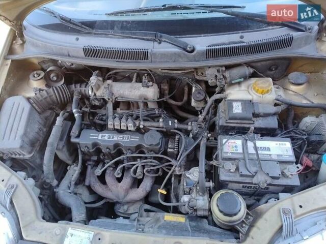 Бежевый Шевроле Авео, объемом двигателя 1.5 л и пробегом 290 тыс. км за 2000 $, фото 4 на Automoto.ua
