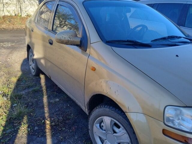 Бежевый Шевроле Авео, объемом двигателя 1.5 л и пробегом 290 тыс. км за 2000 $, фото 1 на Automoto.ua