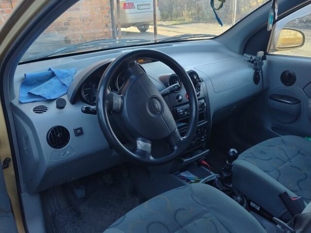 Бежевый Шевроле Авео, объемом двигателя 1.5 л и пробегом 290 тыс. км за 2000 $, фото 4 на Automoto.ua