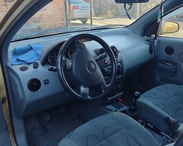 Бежевый Шевроле Авео, объемом двигателя 1.5 л и пробегом 290 тыс. км за 2000 $, фото 3 на Automoto.ua