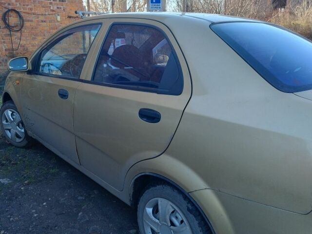 Бежевый Шевроле Авео, объемом двигателя 1.5 л и пробегом 290 тыс. км за 2000 $, фото 3 на Automoto.ua