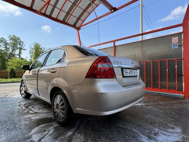 Бежевый Шевроле Авео, объемом двигателя 1.6 л и пробегом 106 тыс. км за 4000 $, фото 2 на Automoto.ua