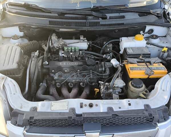 Бежевый Шевроле Авео, объемом двигателя 1.5 л и пробегом 161 тыс. км за 3450 $, фото 8 на Automoto.ua