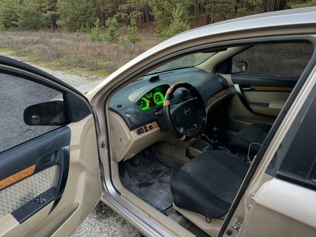 Бежевий Шевроле Авео, об'ємом двигуна 1.6 л та пробігом 195 тис. км за 3350 $, фото 9 на Automoto.ua