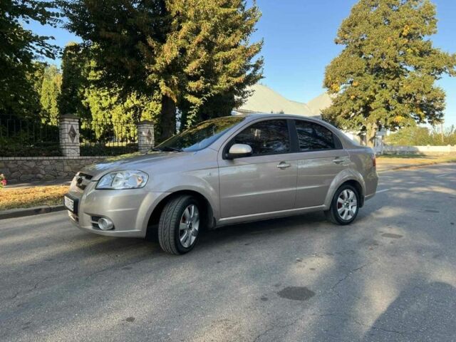 Бежевый Шевроле Авео, объемом двигателя 1.6 л и пробегом 121 тыс. км за 4500 $, фото 1 на Automoto.ua