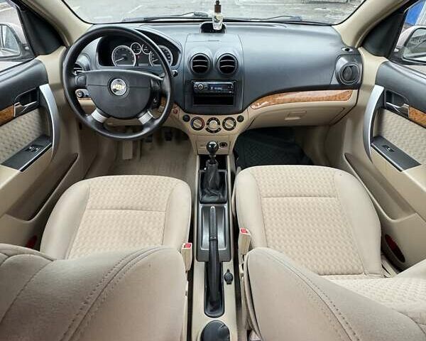 Бежевый Шевроле Авео, объемом двигателя 1.6 л и пробегом 150 тыс. км за 3800 $, фото 8 на Automoto.ua