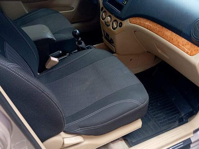 Бежевый Шевроле Авео, объемом двигателя 1.6 л и пробегом 151 тыс. км за 3800 $, фото 8 на Automoto.ua