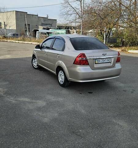 Бежевий Шевроле Авео, об'ємом двигуна 1.6 л та пробігом 300 тис. км за 2700 $, фото 3 на Automoto.ua