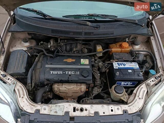 Бежевый Шевроле Авео, объемом двигателя 1.6 л и пробегом 237 тыс. км за 2100 $, фото 7 на Automoto.ua