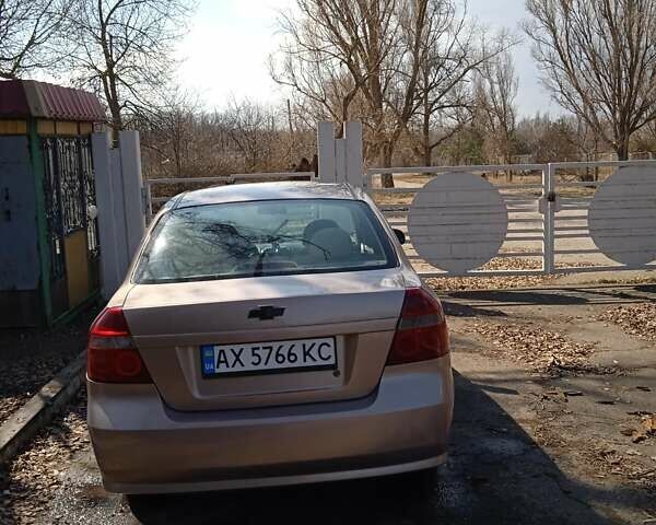 Бежевый Шевроле Авео, объемом двигателя 1.6 л и пробегом 199 тыс. км за 3800 $, фото 1 на Automoto.ua