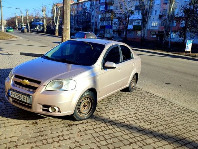 Бежевий Шевроле Авео, об'ємом двигуна 1.6 л та пробігом 230 тис. км за 4000 $, фото 1 на Automoto.ua