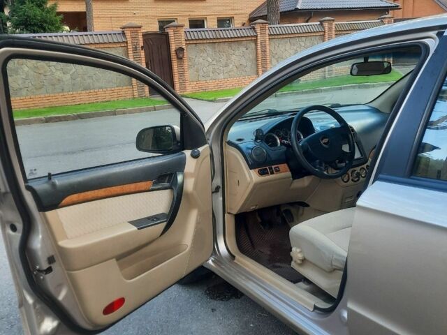 Бежевый Шевроле Авео, объемом двигателя 1.6 л и пробегом 236 тыс. км за 3900 $, фото 5 на Automoto.ua