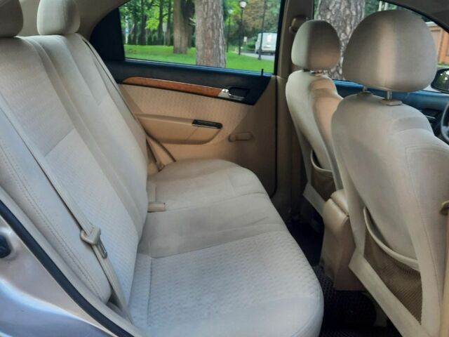 Бежевый Шевроле Авео, объемом двигателя 1.6 л и пробегом 236 тыс. км за 3900 $, фото 9 на Automoto.ua