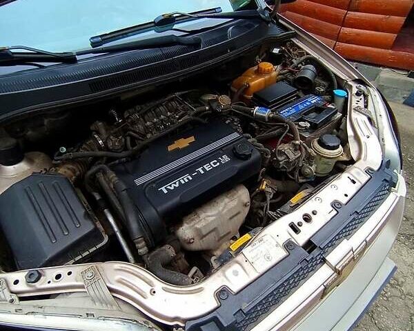 Бежевый Шевроле Авео, объемом двигателя 1.6 л и пробегом 151 тыс. км за 3800 $, фото 5 на Automoto.ua