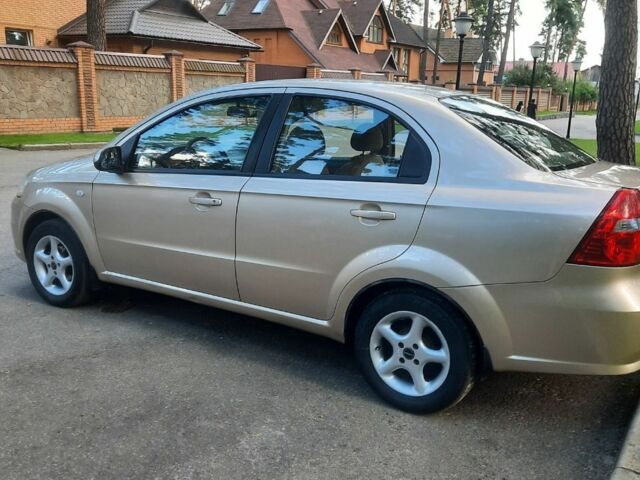 Бежевый Шевроле Авео, объемом двигателя 1.6 л и пробегом 236 тыс. км за 3900 $, фото 3 на Automoto.ua