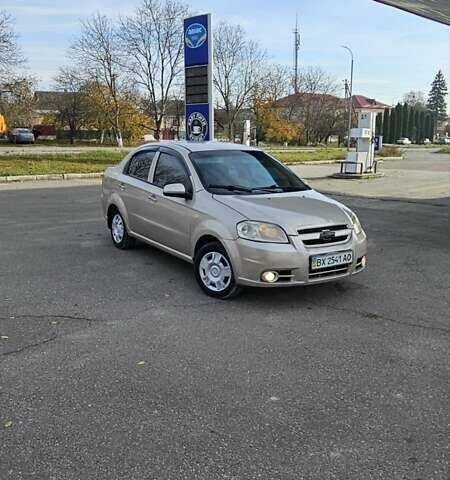 Бежевий Шевроле Авео, об'ємом двигуна 1.6 л та пробігом 300 тис. км за 2700 $, фото 1 на Automoto.ua