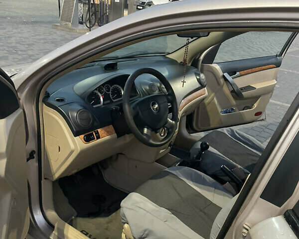 Бежевий Шевроле Авео, об'ємом двигуна 1.6 л та пробігом 174 тис. км за 4200 $, фото 19 на Automoto.ua