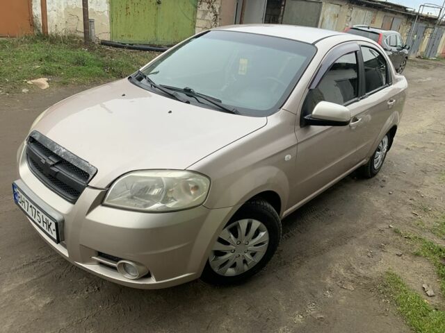 Бежевый Шевроле Авео, объемом двигателя 1.6 л и пробегом 187 тыс. км за 3100 $, фото 1 на Automoto.ua