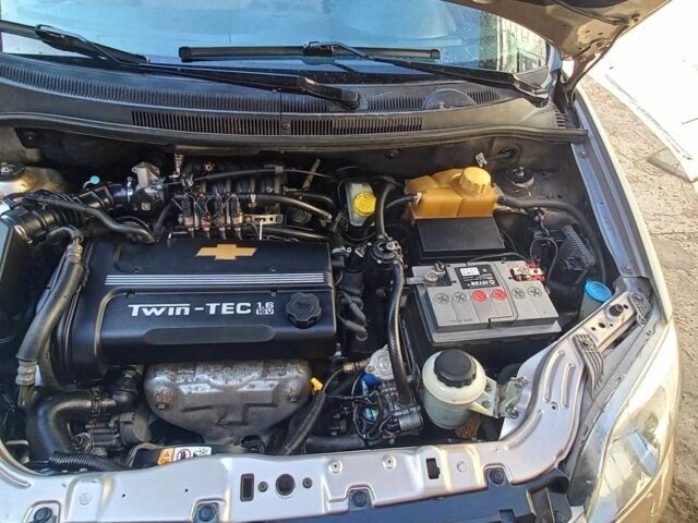 Бежевий Шевроле Авео, об'ємом двигуна 1.6 л та пробігом 118 тис. км за 4400 $, фото 6 на Automoto.ua